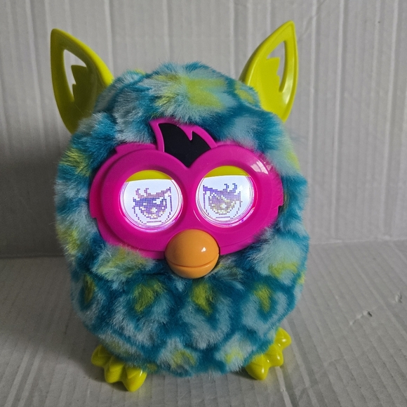 Furby Boom Green 2013 Hasbro Peacock Electronic Pets - Picture 2 of 11